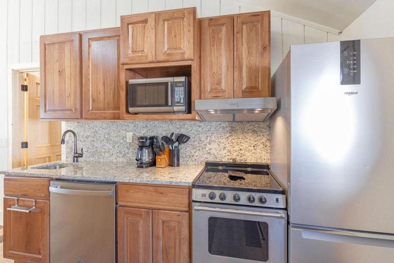 Cozy Bear Den - Sauna New Kitchen Fireplace Large Tv Wifi Indoor Sauna Tofte Exterior photo